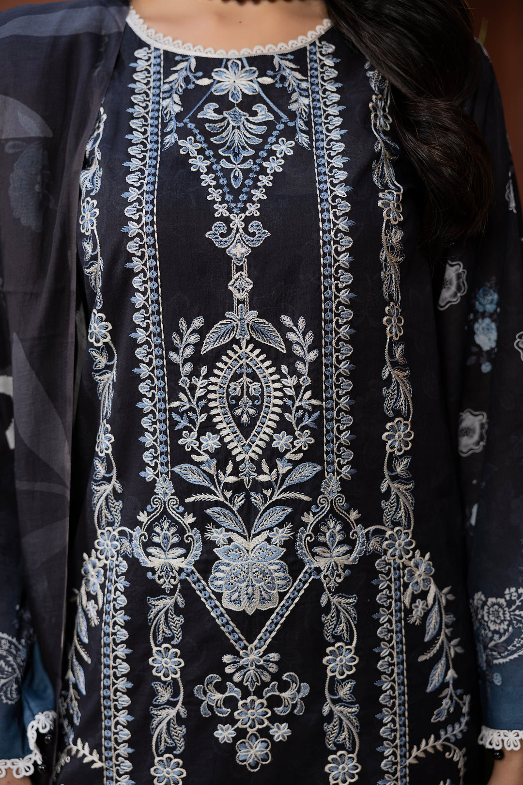 Noore Luxe by Waresha RTW Embroidered Lawn 3 Piece Suit Nooristan Grace Festive Collection