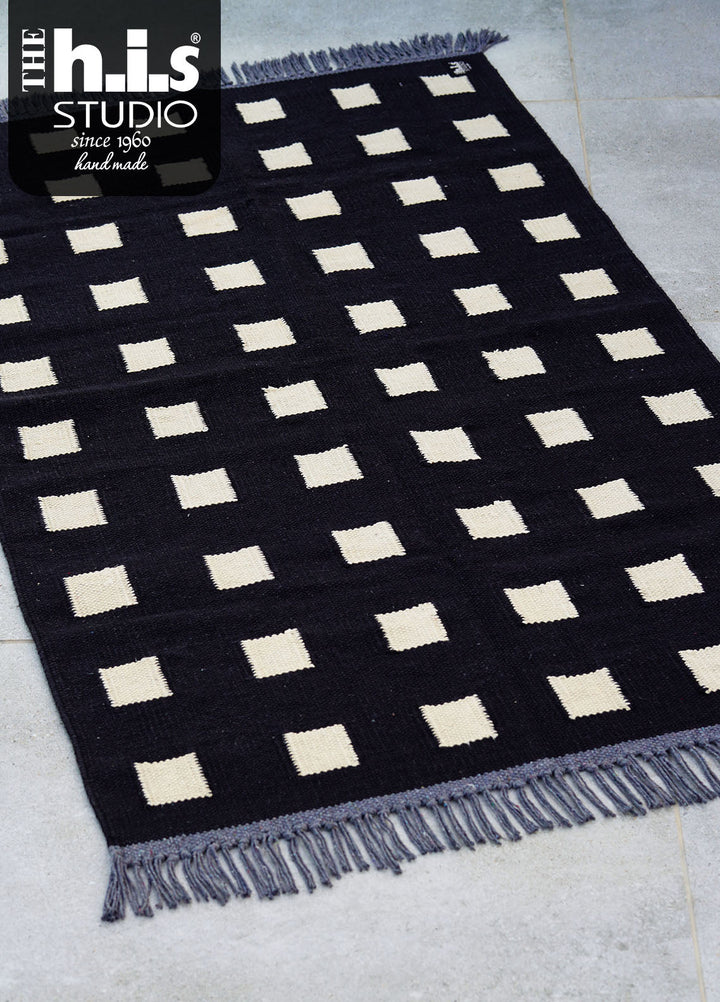 The h.i.s studio Area Rugs Box R-25005-Black/Bone