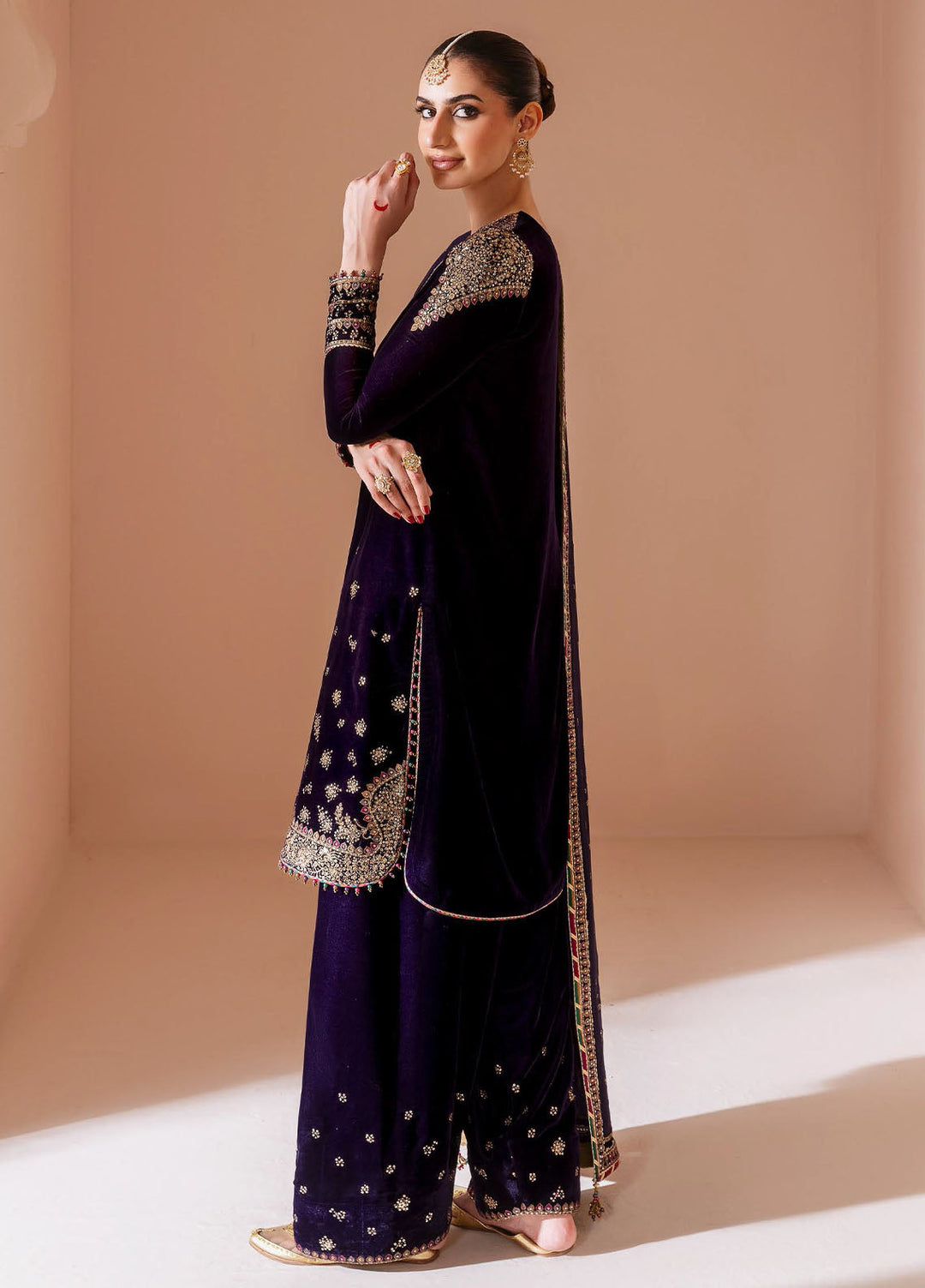 Jazmin Embroidered Velvet Suits Unstitched 3 Piece JZ25CU Cvf D-08 Nilofer - Formals Collection