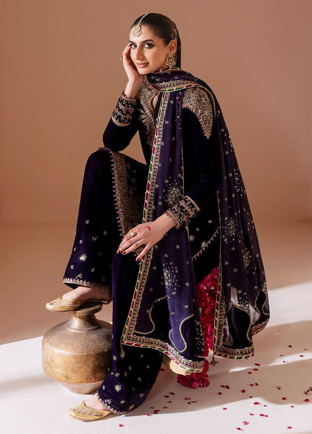 Jazmin Embroidered Velvet Suits Unstitched 3 Piece JZ25CU Cvf D-08 Nilofer - Formals Collection