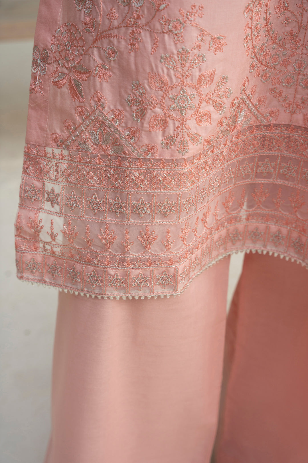 Flora Muse by Ziara RTW Embroidered Lawn 3 Piece Suit Artisanal Eid Collection