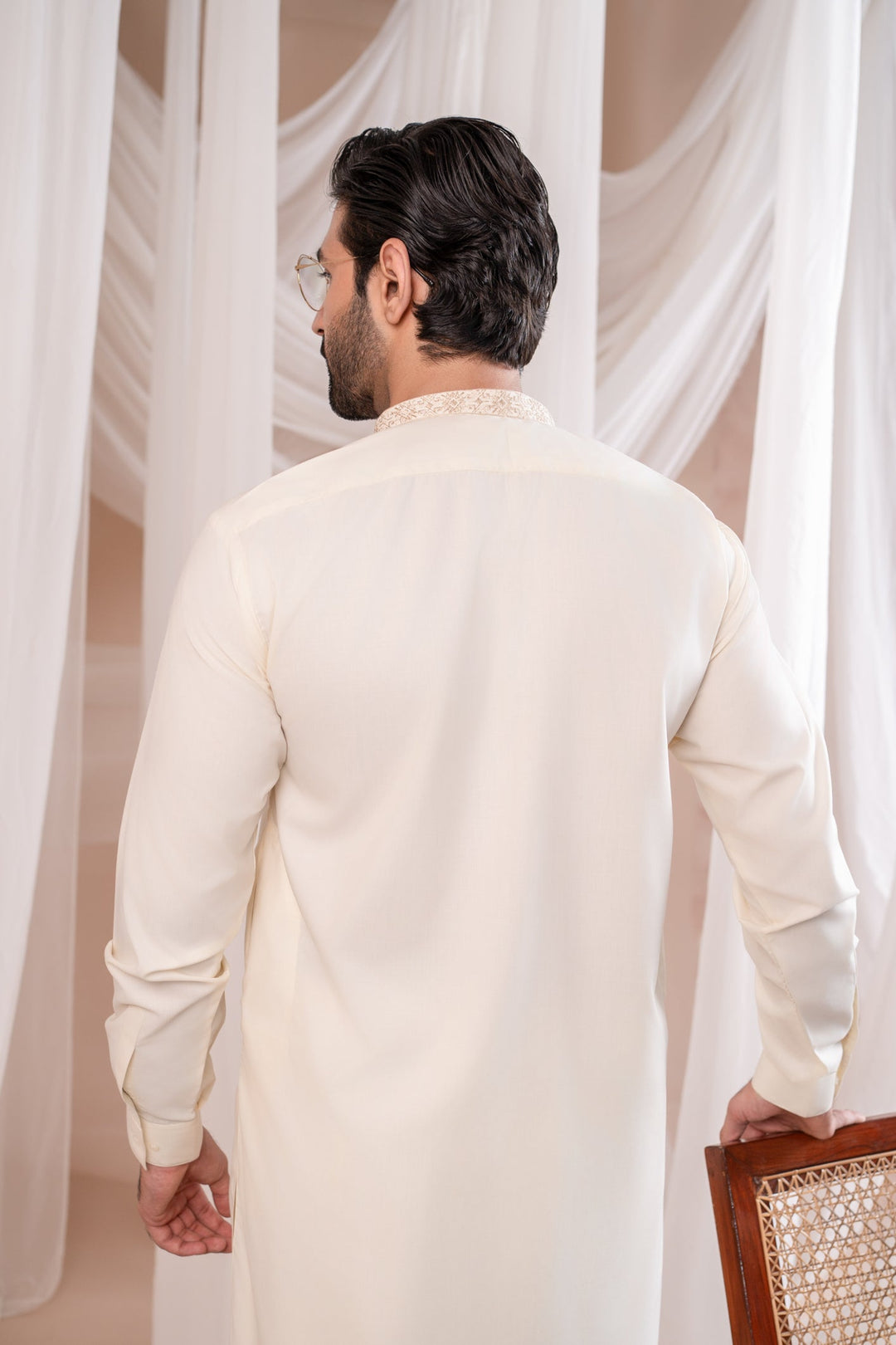 Muraqsh Ready To Wear Embroidered Bosky Men Formal Bosky White Kurta Shalwar Collar Neck MUR-FBWKS - Summer Collection