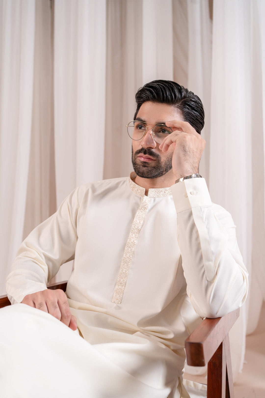 Muraqsh Ready To Wear Embroidered Bosky Men Formal Bosky White Kurta Shalwar Collar Neck MUR-FBWKS - Summer Collection
