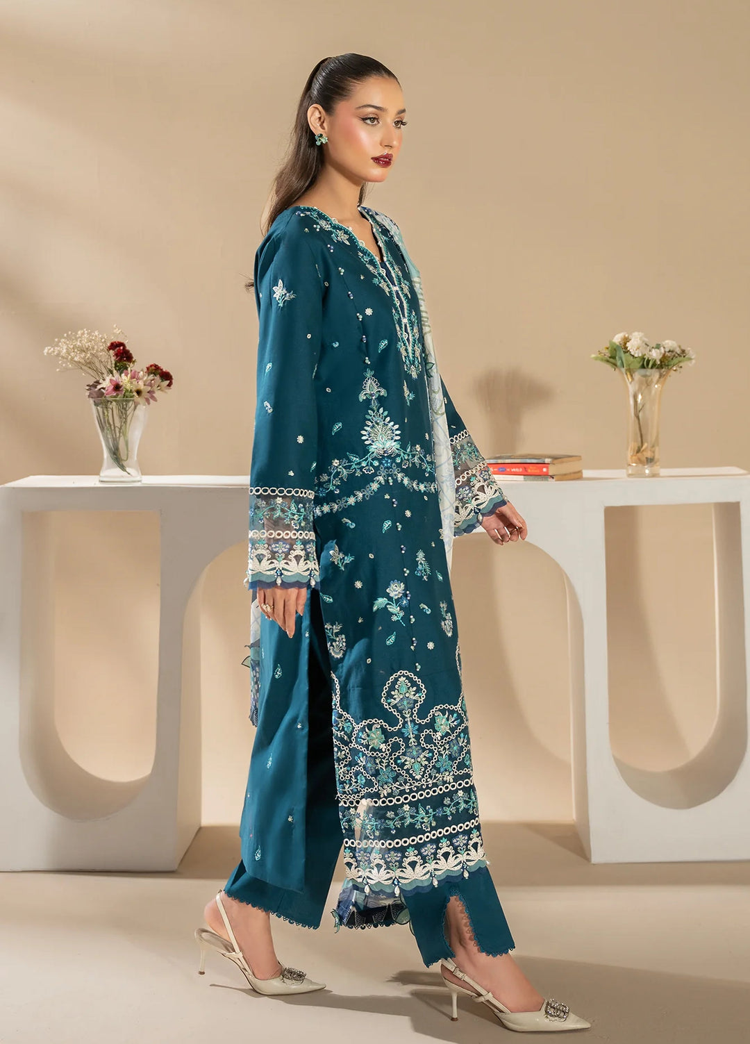Uniluxe Unstitched Embroidered Lawn 3 Piece Suit LU00002 Azul Marino - Casual Collection