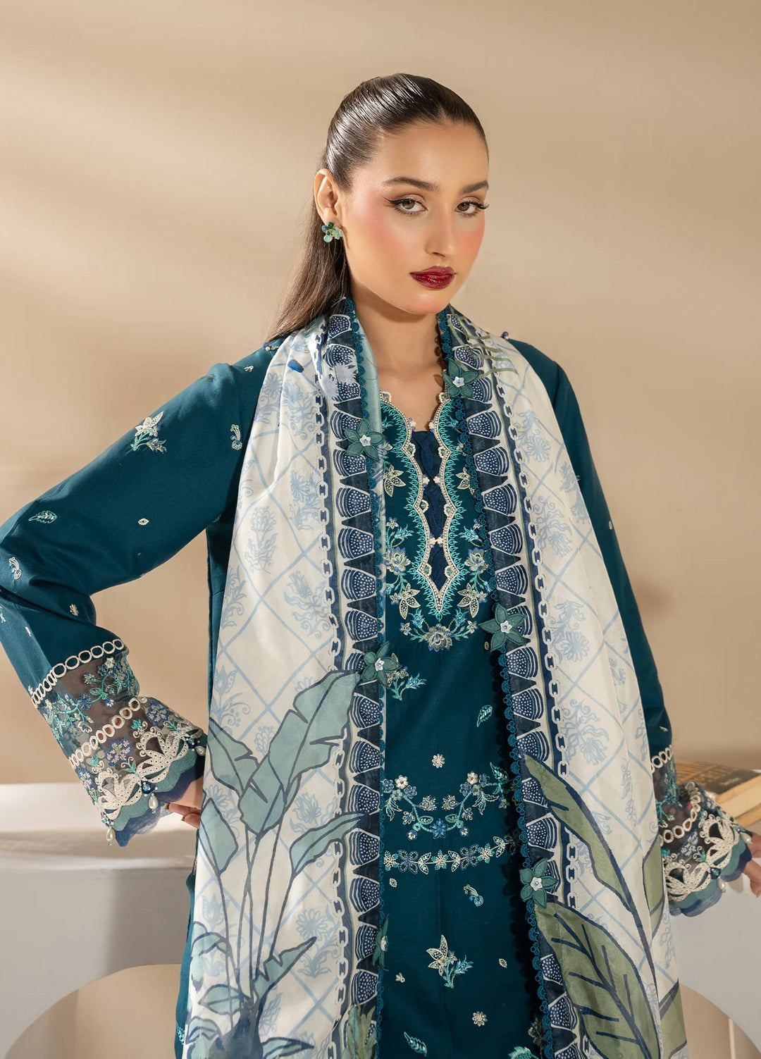 Uniluxe Unstitched Embroidered Lawn 3 Piece Suit LU00002 Azul Marino - Casual Collection