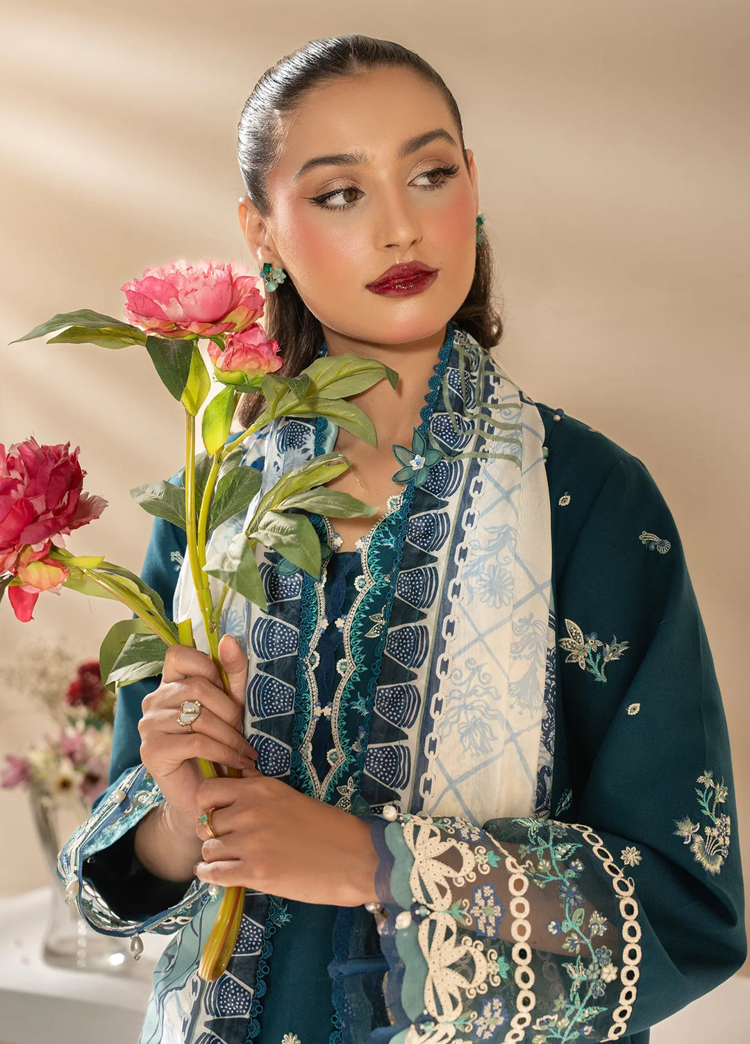Uniluxe Unstitched Embroidered Lawn 3 Piece Suit LU00002 Azul Marino - Casual Collection