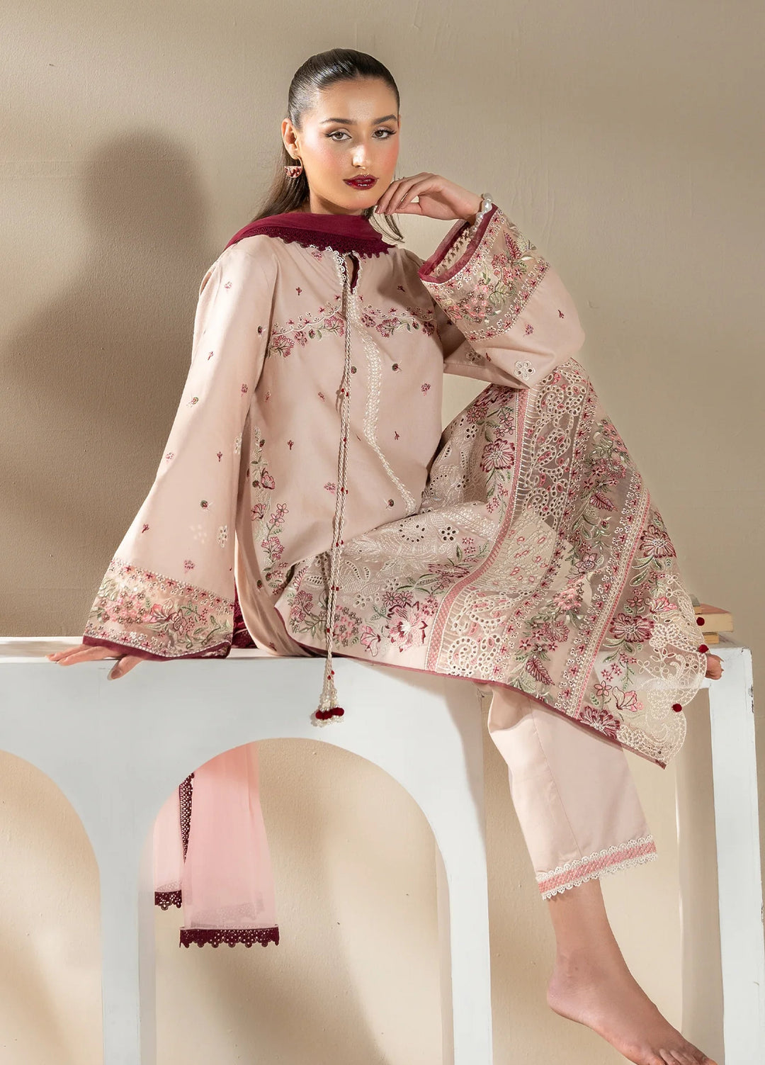 Uniluxe Unstitched Embroidered Lawn 3 Piece Suit LU00005 Peach Dust - Casual Collection