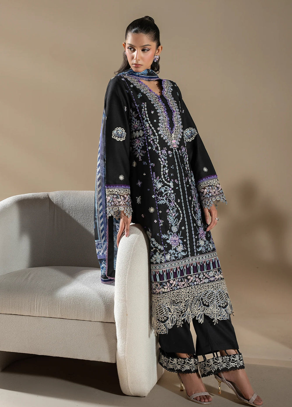 Uniluxe Unstitched Embroidered Lawn 3 Piece Suit LU00006 Strech Limo - Casual Collection