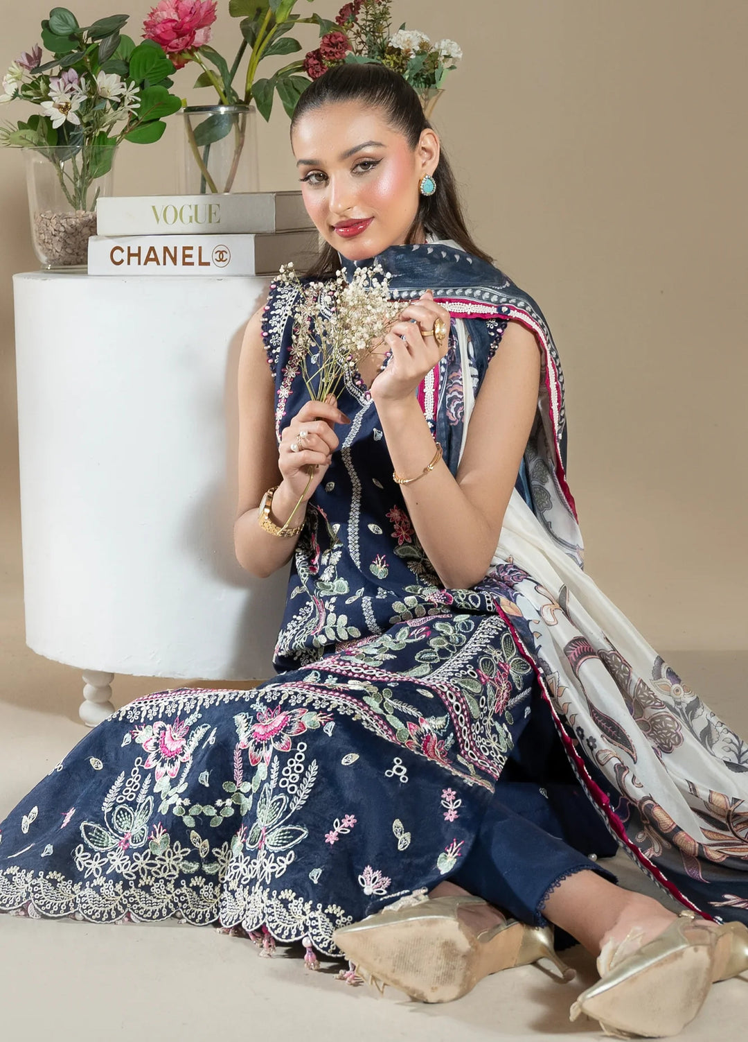 Uniluxe Unstitched Embroidered Lawn 3 Piece Suit LU00004 Blue Depths - Casual Collection