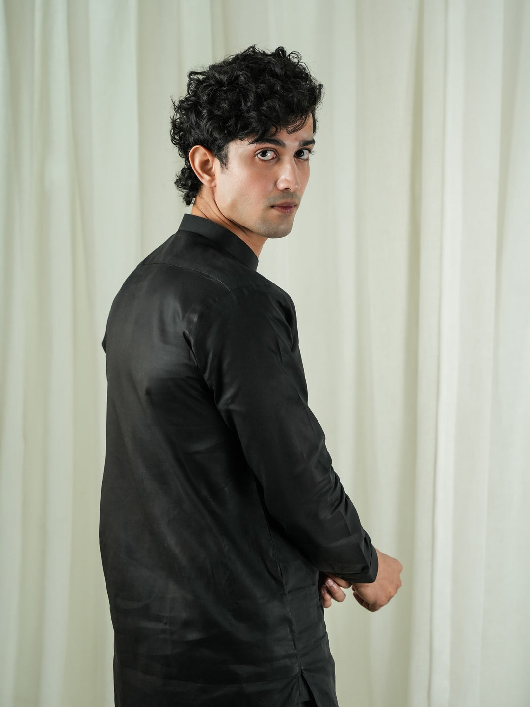 Shan-e-Sultan - شانِ سلطان Deep Black