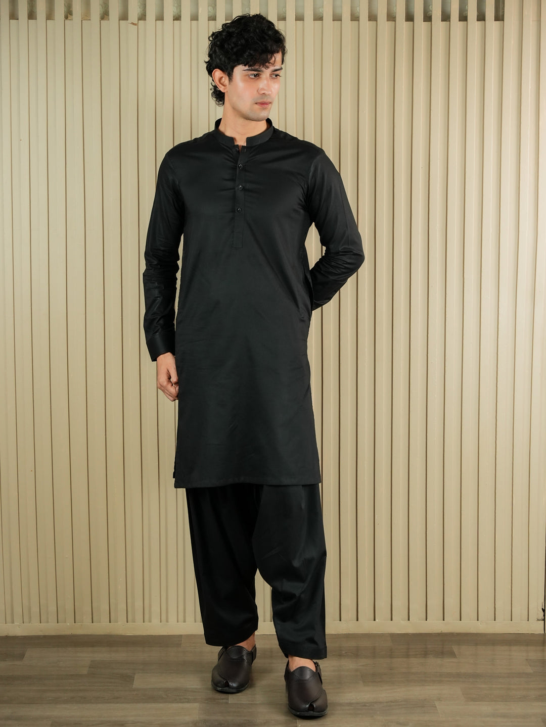 Mehr-e -Shab Pure Black