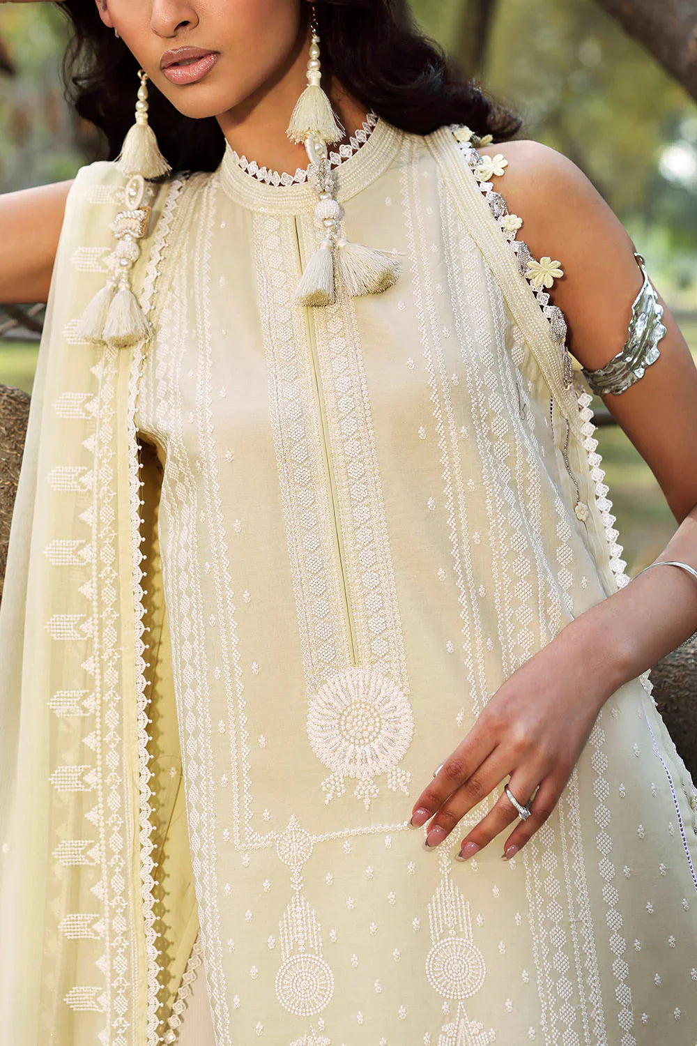 Gul Ahmed Unstitched Luxury Embroidered Lawn 3 Piece Suit GA26UGL KD-62005 - Festive Collection