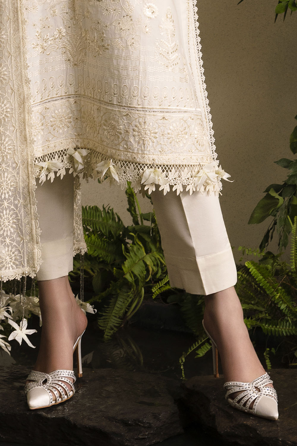 Slow Bloom by Gul Ahmed Unstitched Embroidered Lawn 3 Piece Suit GA26USB PM-62002 - Summer Collection