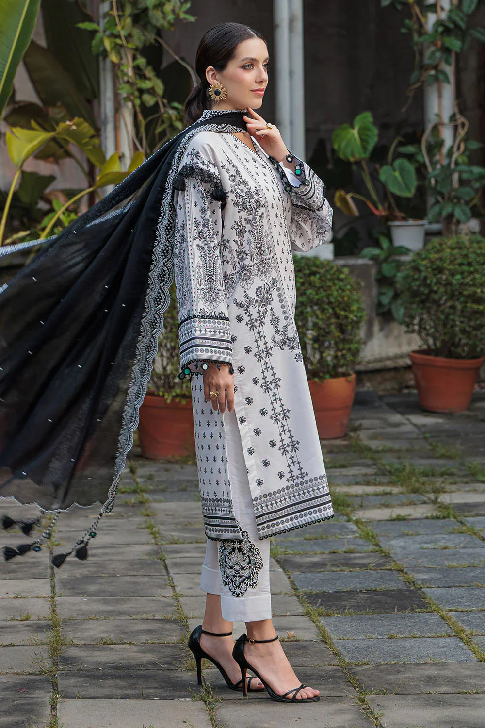 Mitti ki Khusboo by Gul Ahmed Unstitched Embroidered Lawn 3 Piece Suit GA26UMK DN-62040 - Summer Collection