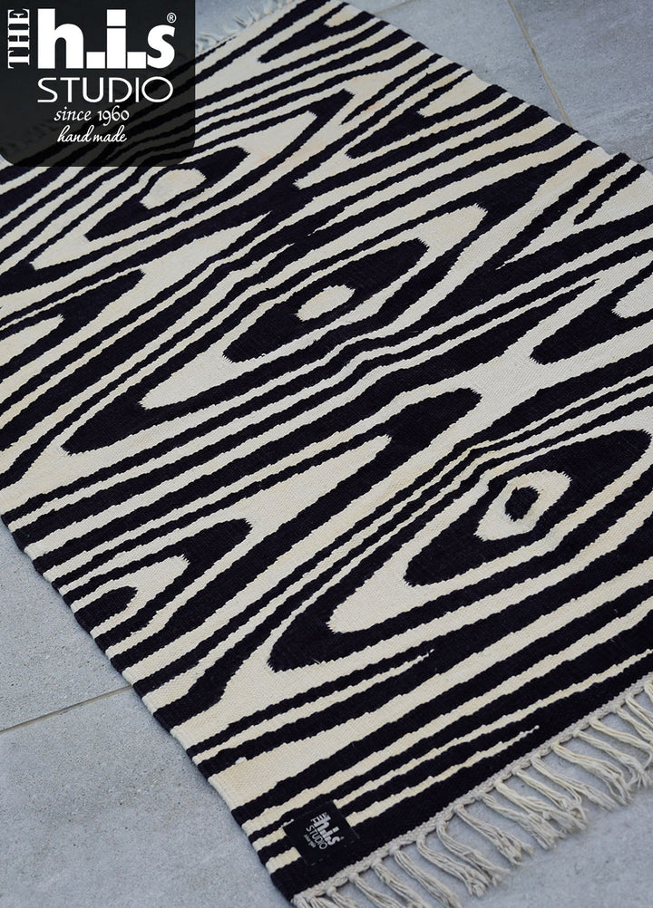 The h.i.s studio Area Rugs Eye R- 25001-Bone/Black