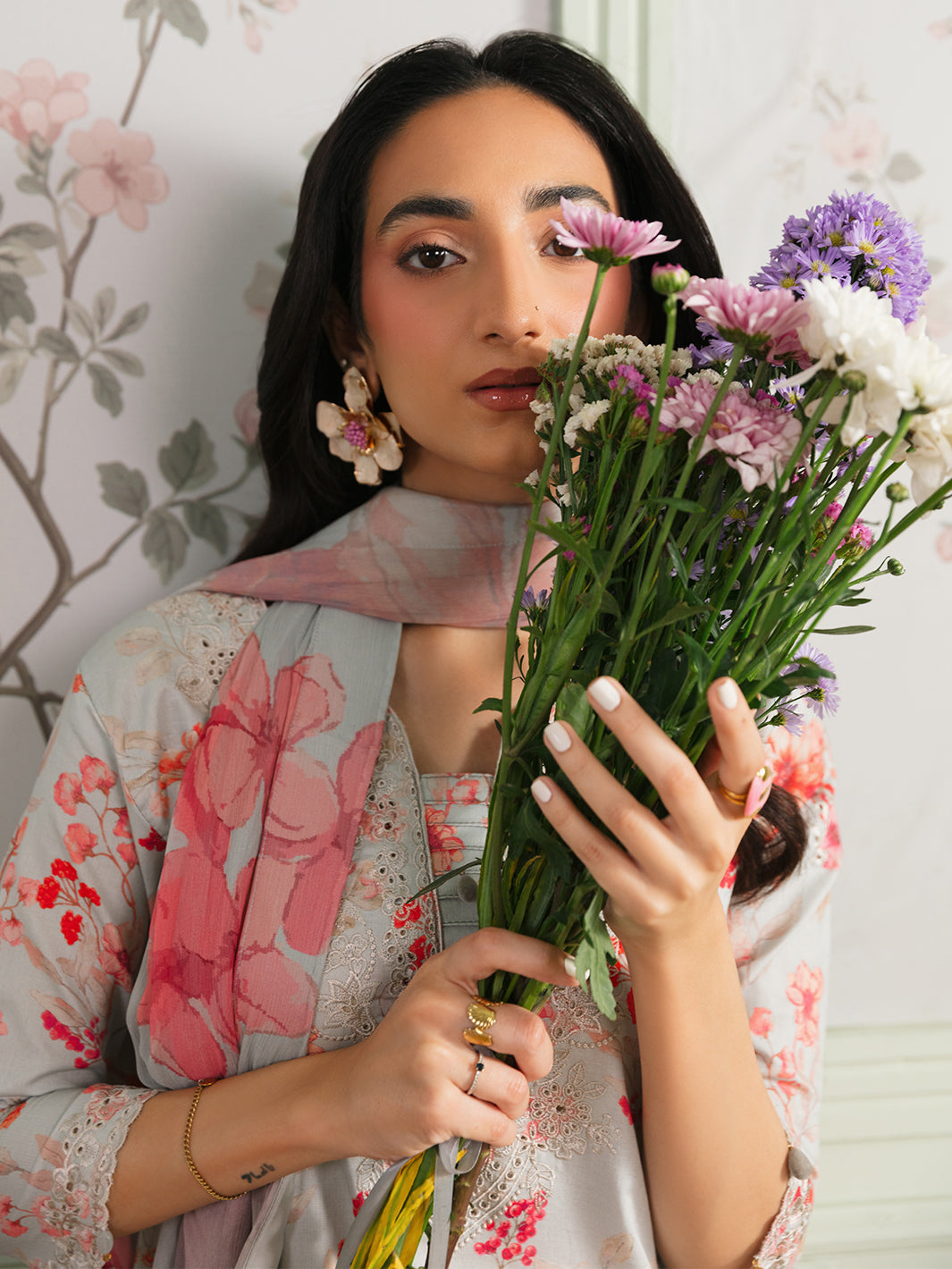 The Meetup by Yards Unstitched Embroidered Lawn 3 Piece Suit First Glance Casual Collection
