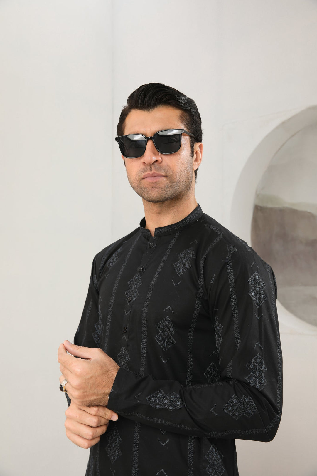 Muraqsh Ready To Wear   Men Black Motif Cotton Embroidered Kurta Trouser MUR-BMECK - Summer Collection