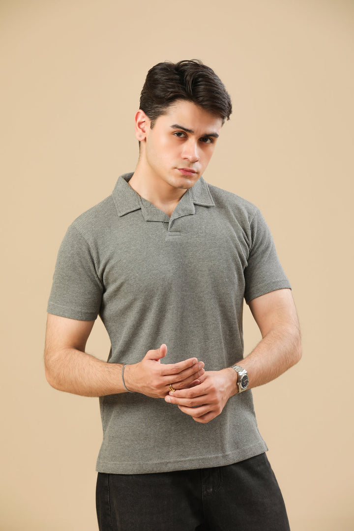 Muraqsh Ready To Wear Solids Waffle Men Light Grey Revere Polo ABDGWRP - Summer Collection