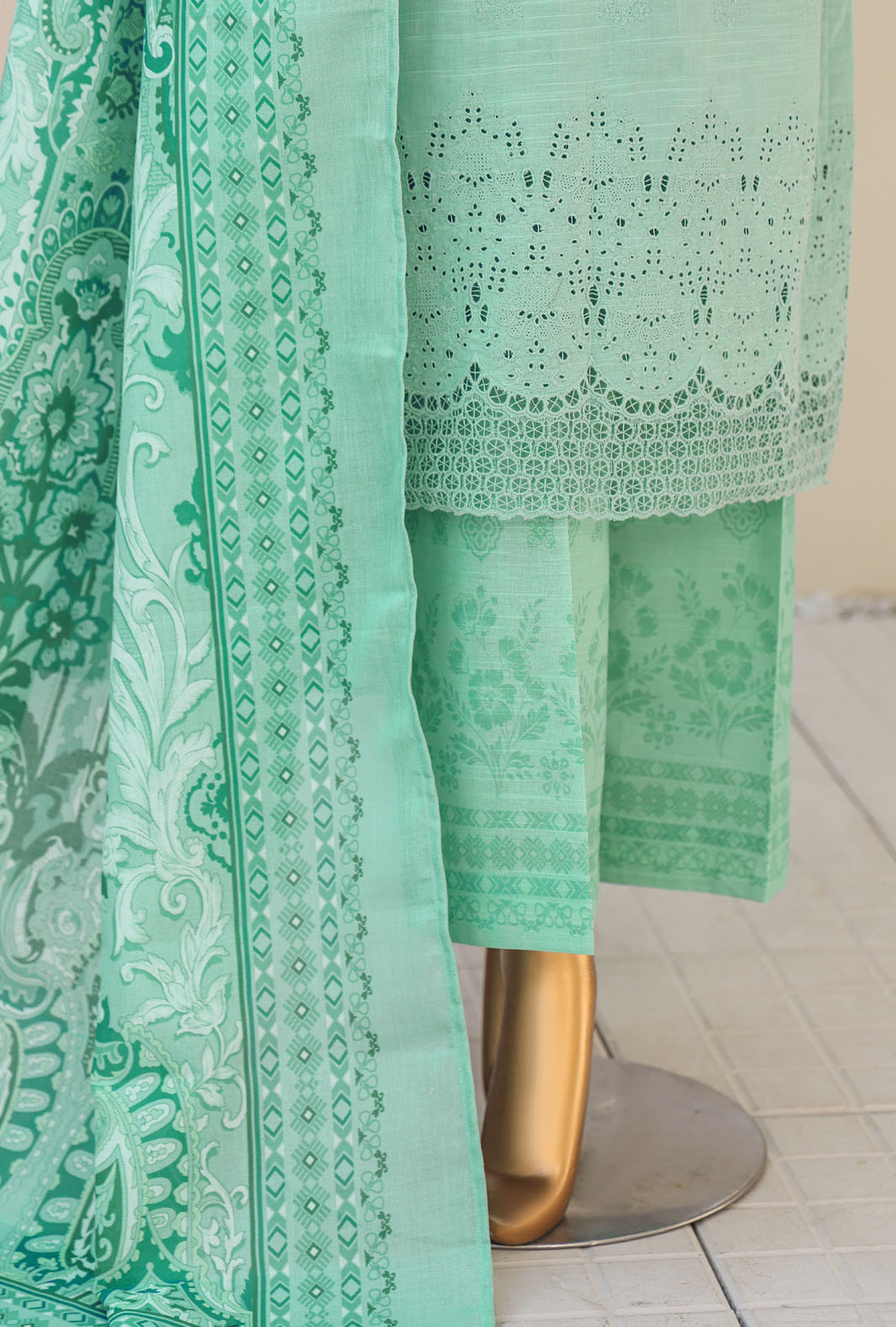 Hz Textiles Unstitched Khaddar Embroidered Suit With Pashmina Shawl 3 Piece KCP-03 - Winter Collection