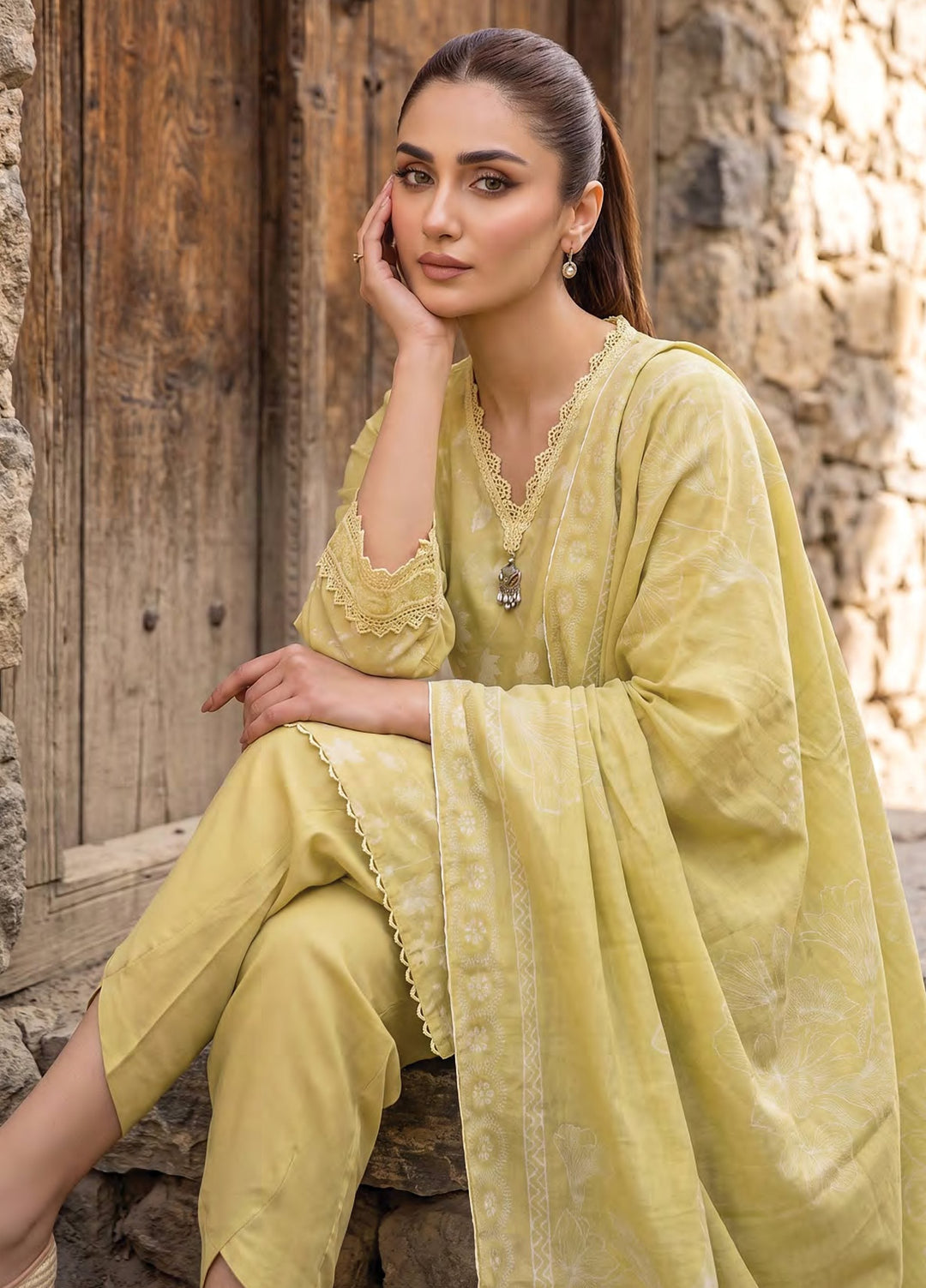 Lakhany Unstitched Printed Pashmina 3 Piece Suit LSM26UP LG-SG-0163-A - Casual Collection