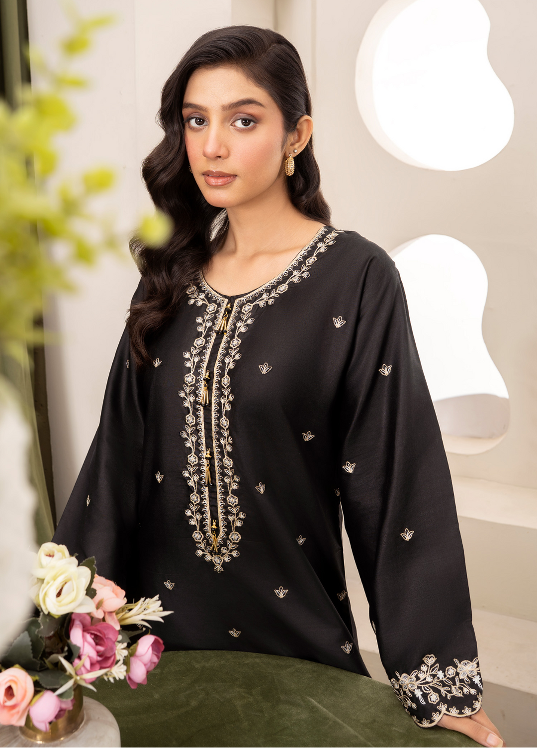 Lamhay by Haniya Mahnoor Pret Embroidered Cotton 2 Piece Suit Beauty