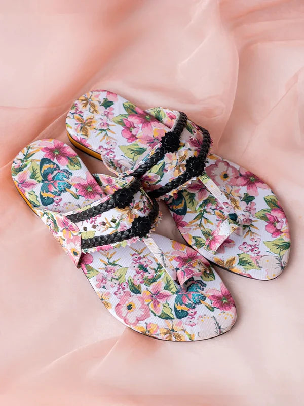 Maa aur Mai by TJK Designs Printed Footwear Flutura Kholapuri - Casual Collection