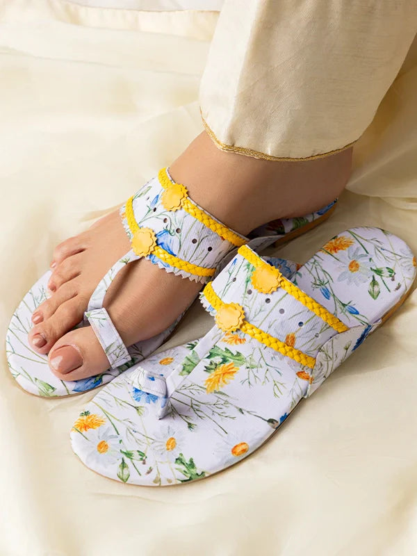 Maa aur Mai by TJK Designs Printed Footwear Chaman Kholapuri - Casual Collection