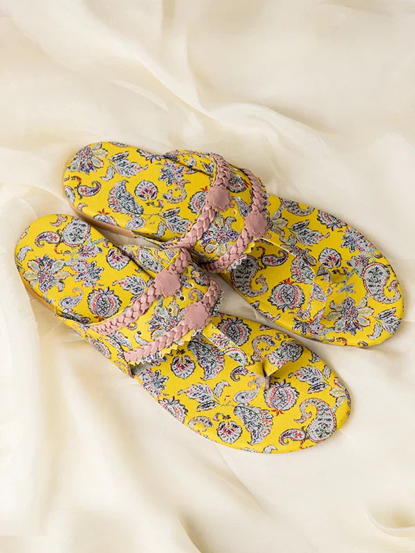 Maa aur Mai by TJK Designs Printed Footwear Jhoomar Kholapuri - Casual Collection