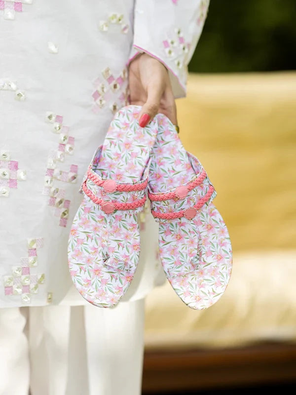 Maa aur Mai by TJK Designs Printed Footwear Mahira Kholapuri - Casual Collection