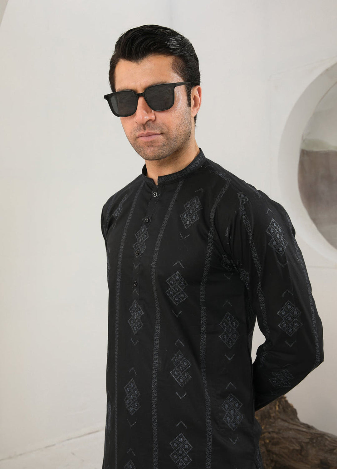 Muraqsh Ready To Wear   Men Black Motif Cotton Embroidered Kurta Trouser MUR-BMECK - Summer Collection