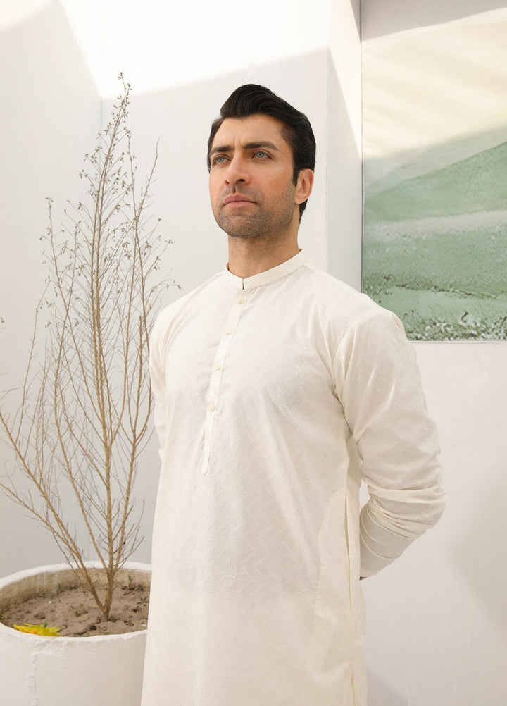 Muraqsh Ready To Wear   Men Bosky White Cotton Embroidered Kurta Trouser MUR-BWECK - Summer Collection