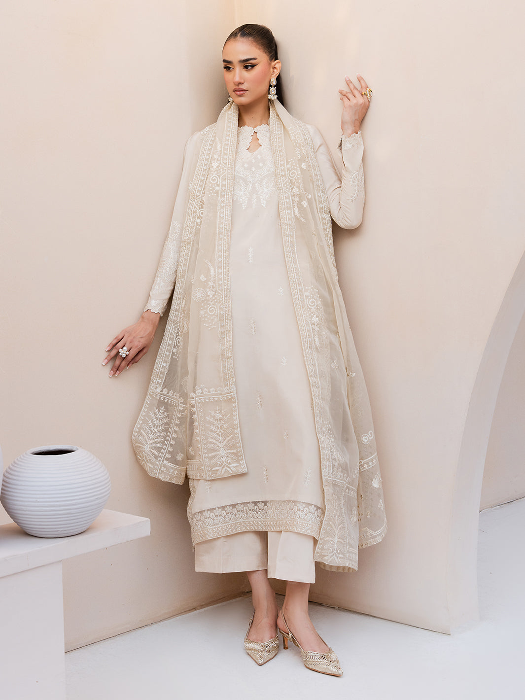 Le Tresor by Izel Pret Embroidered Velvet 3 Piece Suit Orsine - Festive Collection