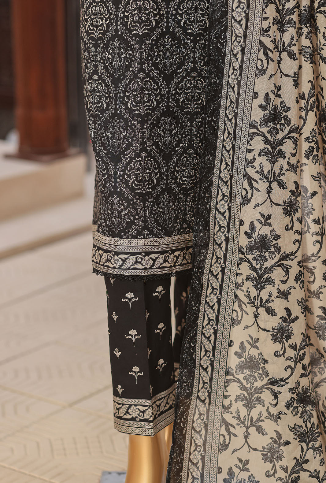 Daily Wear by HZ Textiles Unstitched Embroidered Lawn 3 Piece Suit PDW-3221 - Casual Collection