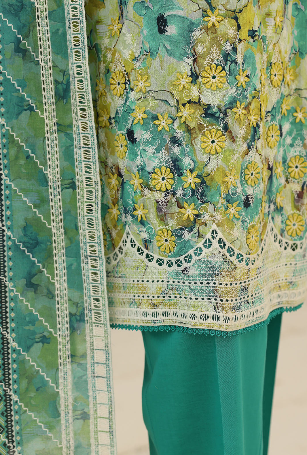 Premium Signature by HZ Textiles Unstitched Embroidered Lawn 3 Piece Suit PEC-640 Festive Collection