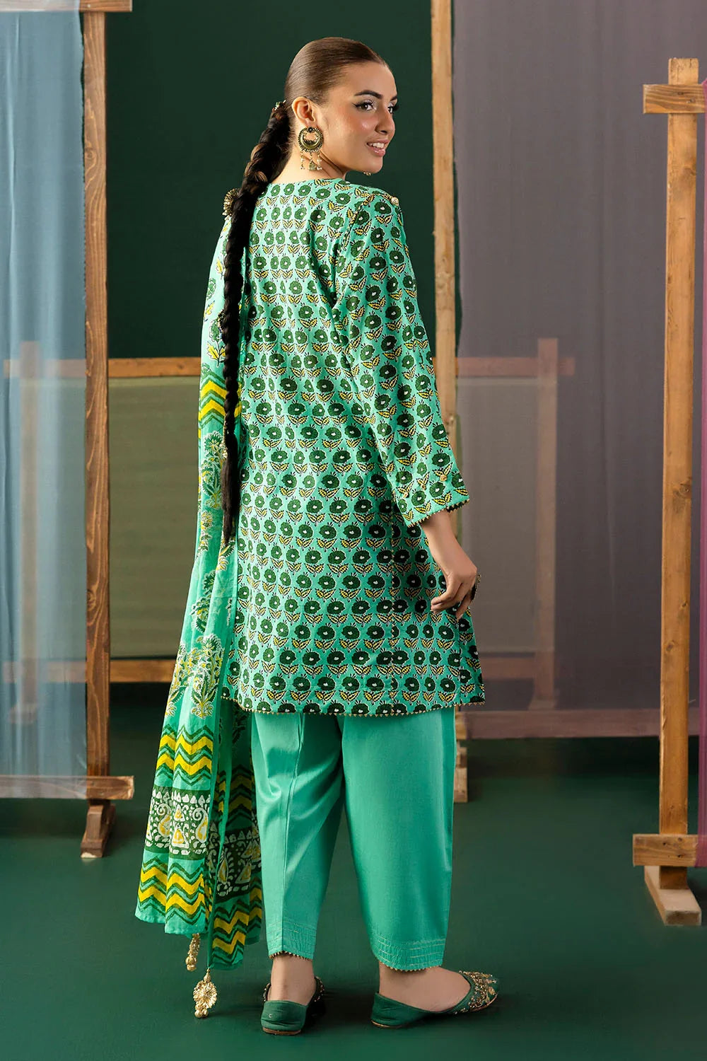 Heritage by Gul Ahmed Unstitched Embroidered Lawn 3 Piece Suit GA26UFH CL-62044 - Summer Collection