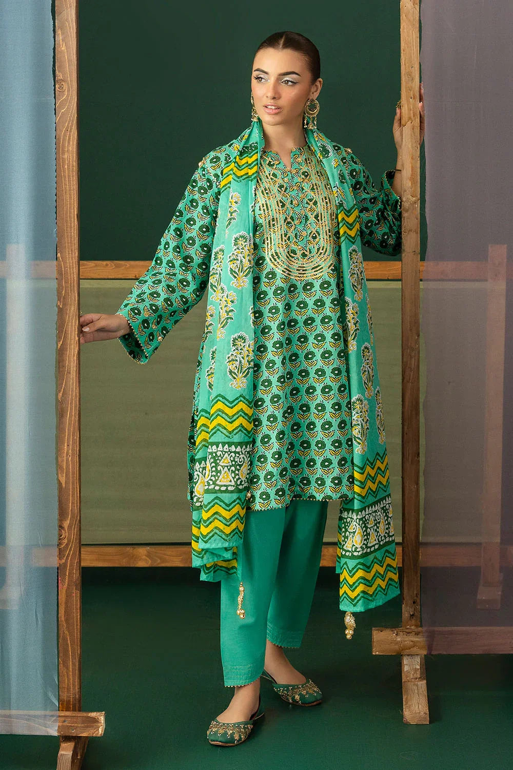 Heritage by Gul Ahmed Unstitched Embroidered Lawn 3 Piece Suit GA26UFH CL-62044 - Summer Collection