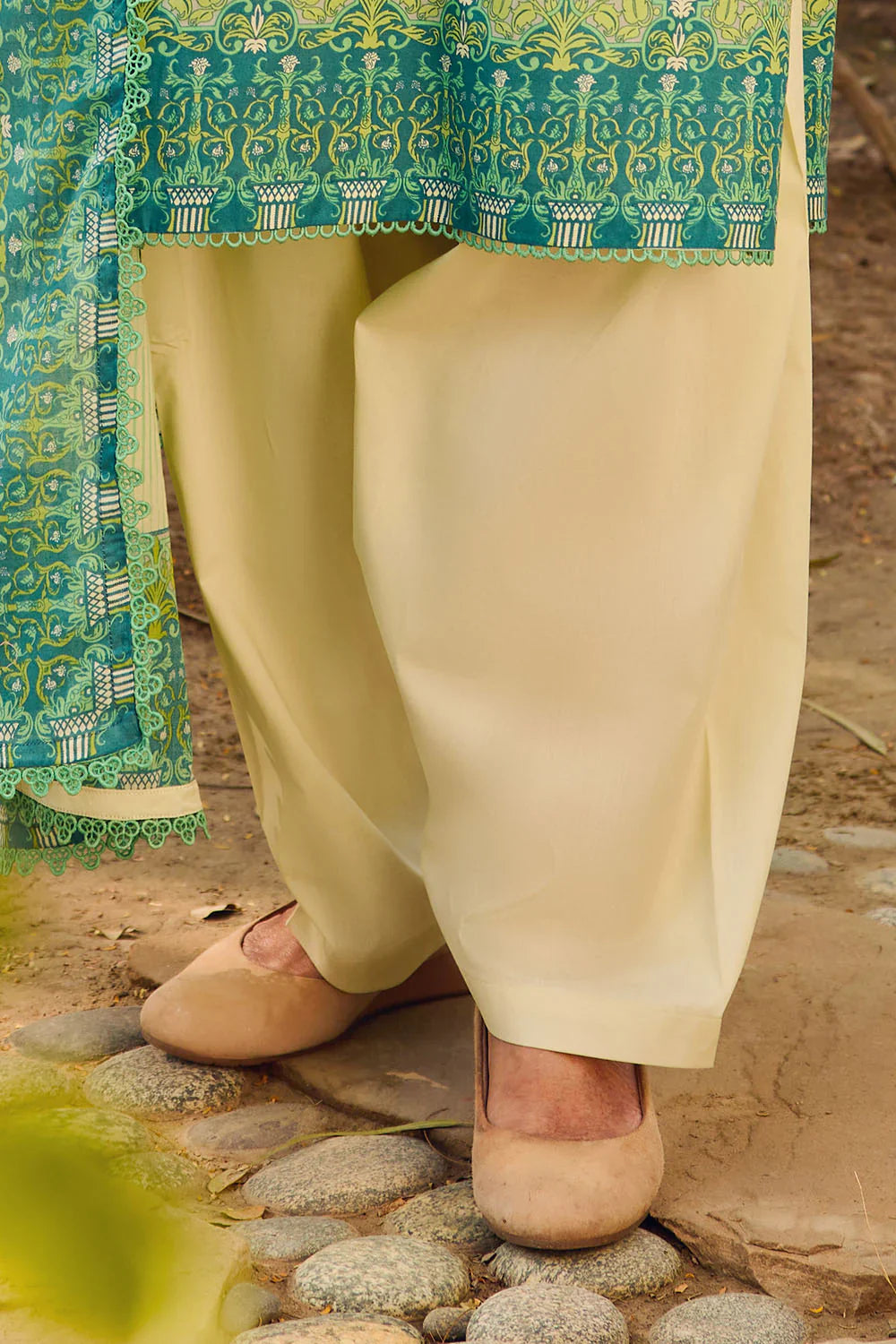 Tribute To Mother by Gul Ahmed Unstitched Printed Lawn 3 Piece Suit GA26UTM CL-62052 A - Summer Collection