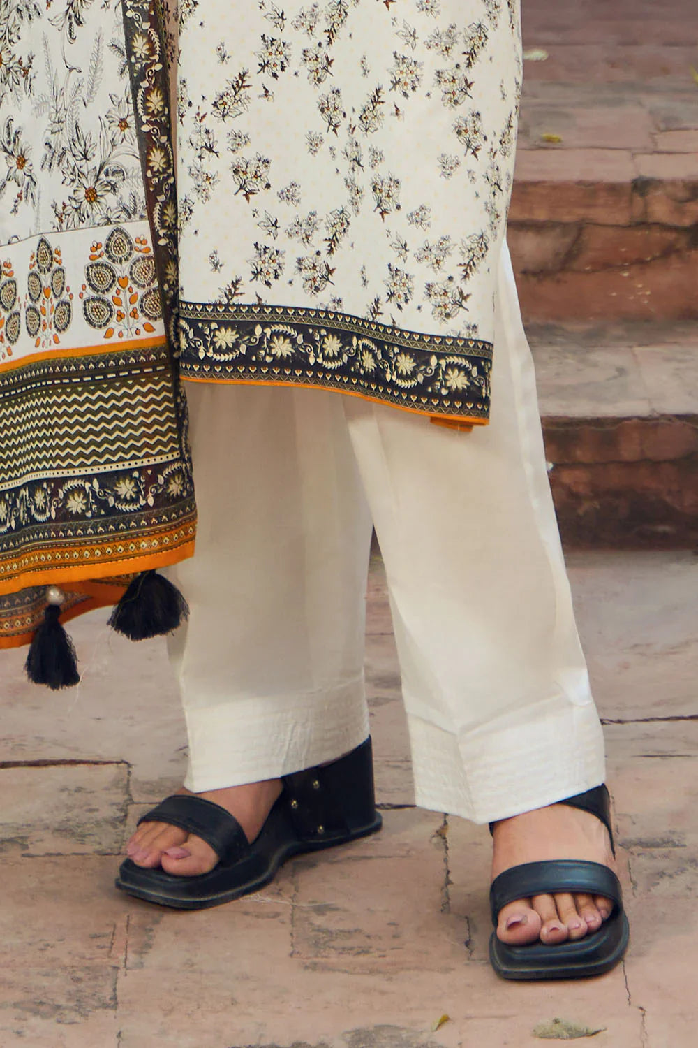 Tribute To Mother by Gul Ahmed Unstitched Printed Lawn 3 Piece Suit GA26UTM CL-62115 B - Summer Collection