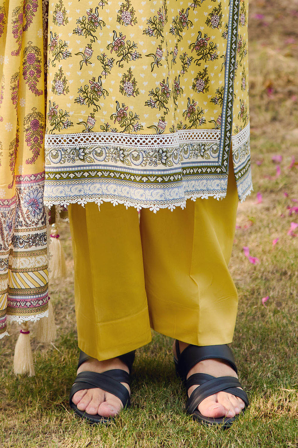 Tribute To Mother by Gul Ahmed Unstitched Printed Lawn 3 Piece Suit GA26UTM CL-62116 A - Summer Collection