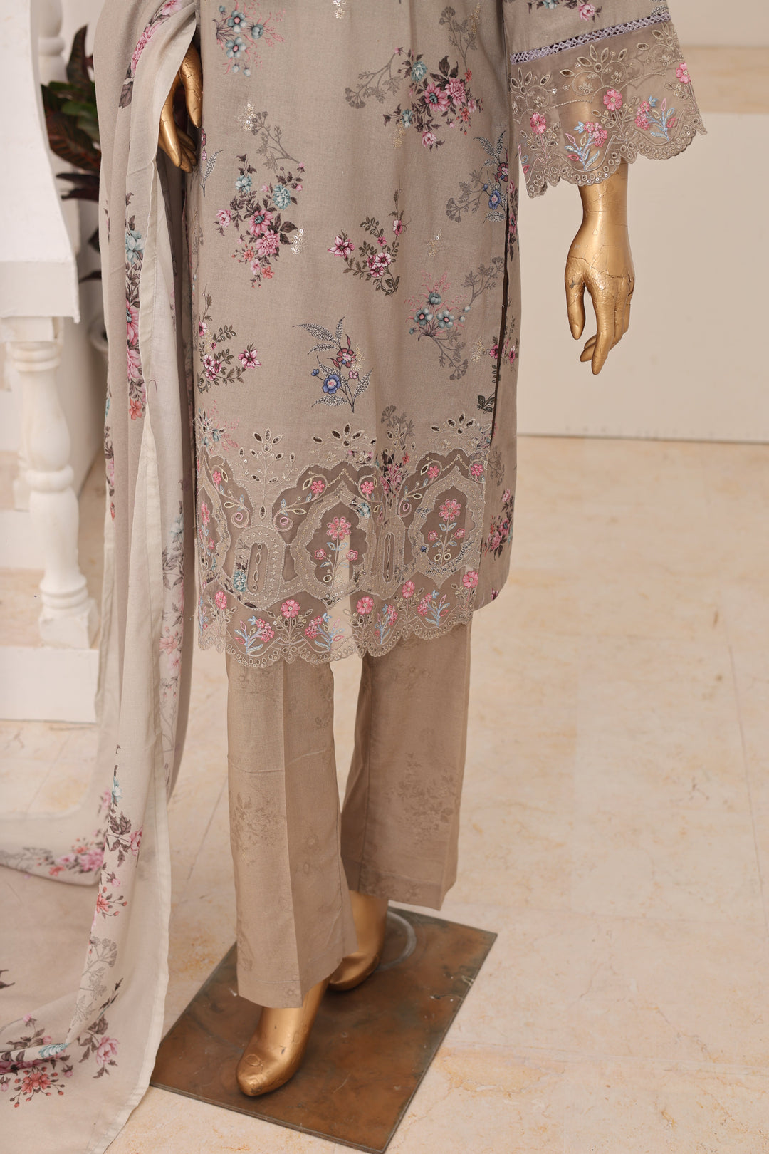 Suntex Fabrics Women RTW Printed Lawn 3 Piece Suit Laser Greige Eid Collection
