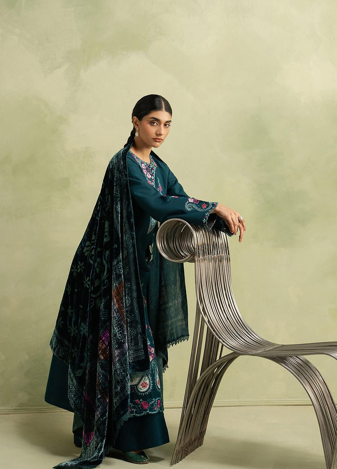 RajBari Exclusive Shawl Unstitched Embroidered Palachi 3 Piece Suit RB26UES 08 - Winter Collection