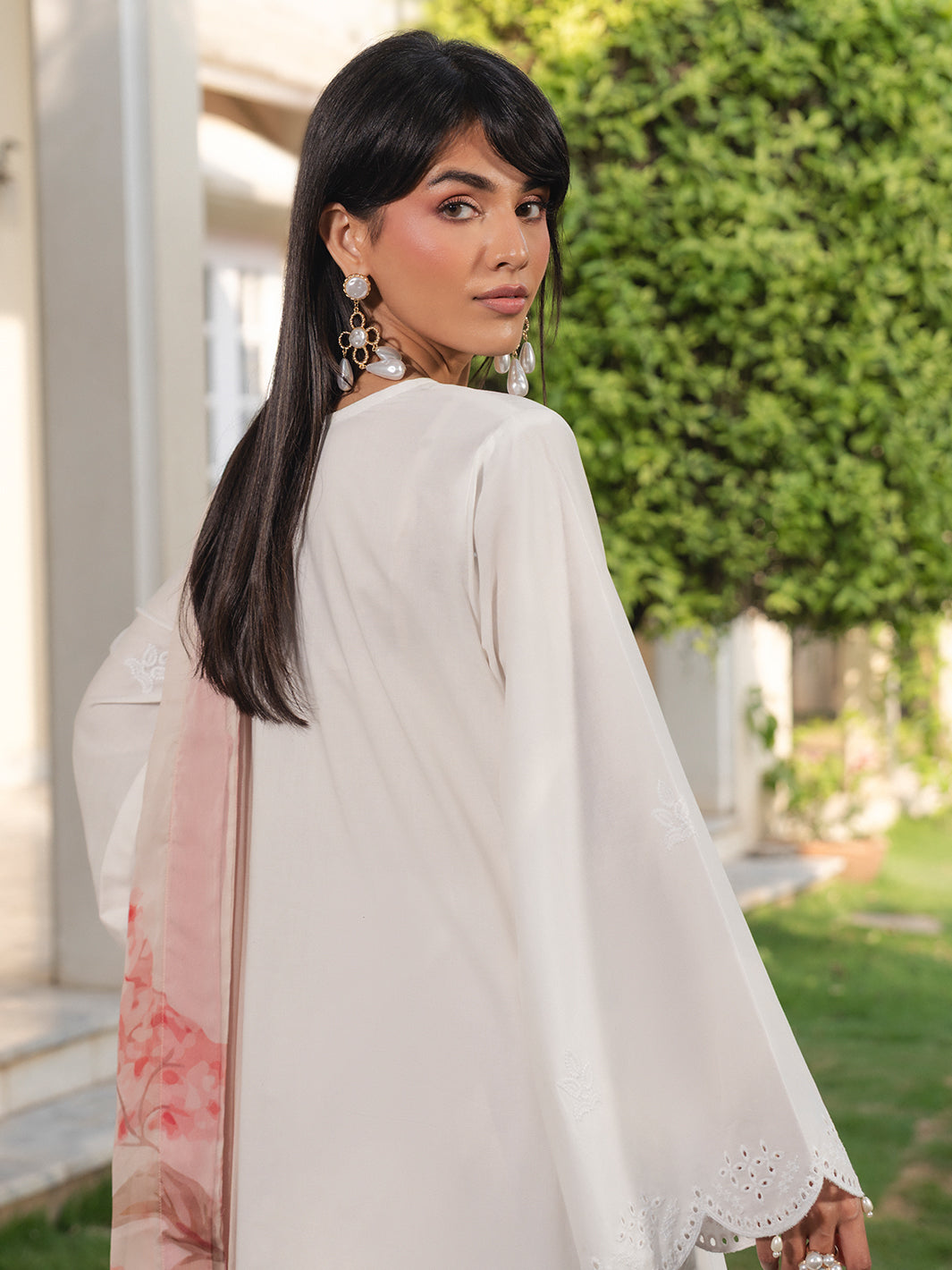 The Soft Hour by Yards Unstitched Embroidered Lawn 3 Piece Suit Elowen Casual Collection