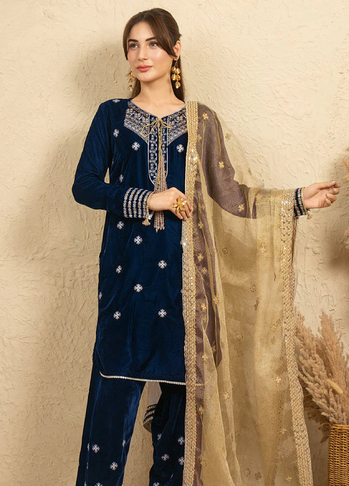 Winter Hues by Naayas Women Pret Embroidered 3 Piece Velvet Nilofer - Winter Collection