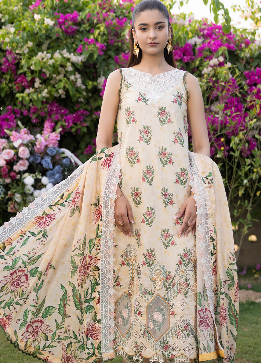 Al Zohaib Applique Kari Unstitched Embroidered Lawn 3 Piece Suit AZ26UAL D-12 - Casual Collection