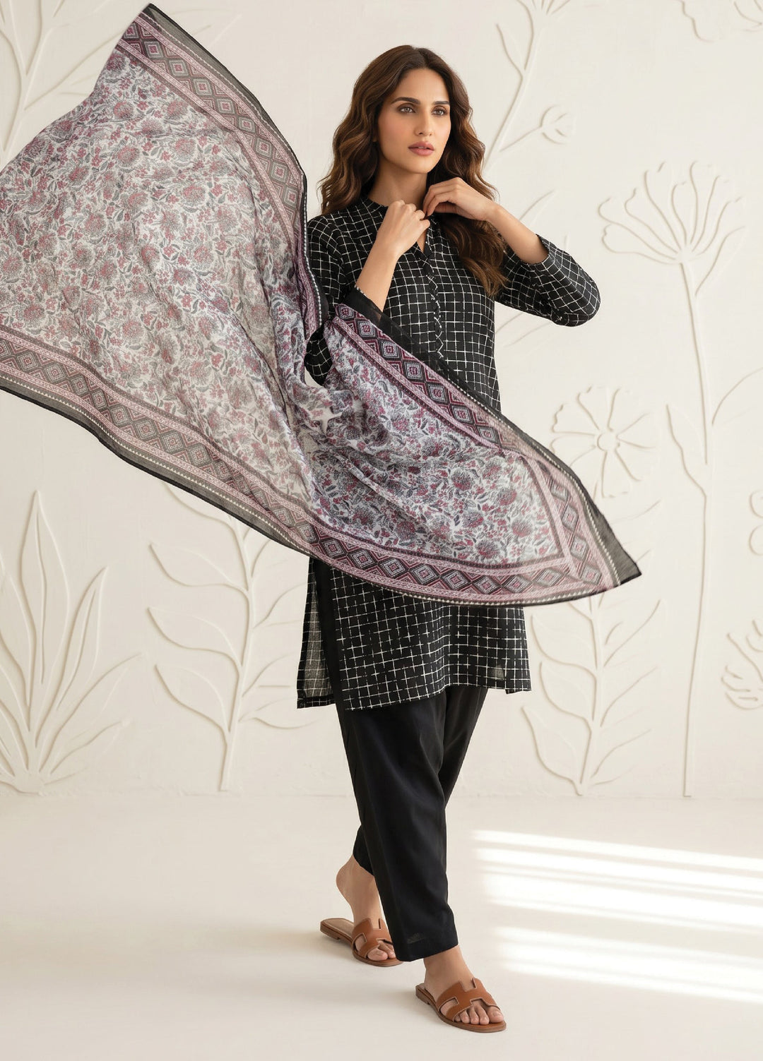 Salina by Regalia Textiles Unstitched Printed Lawn 3 Piece Suit RG26USII D-3 - Casual Collection