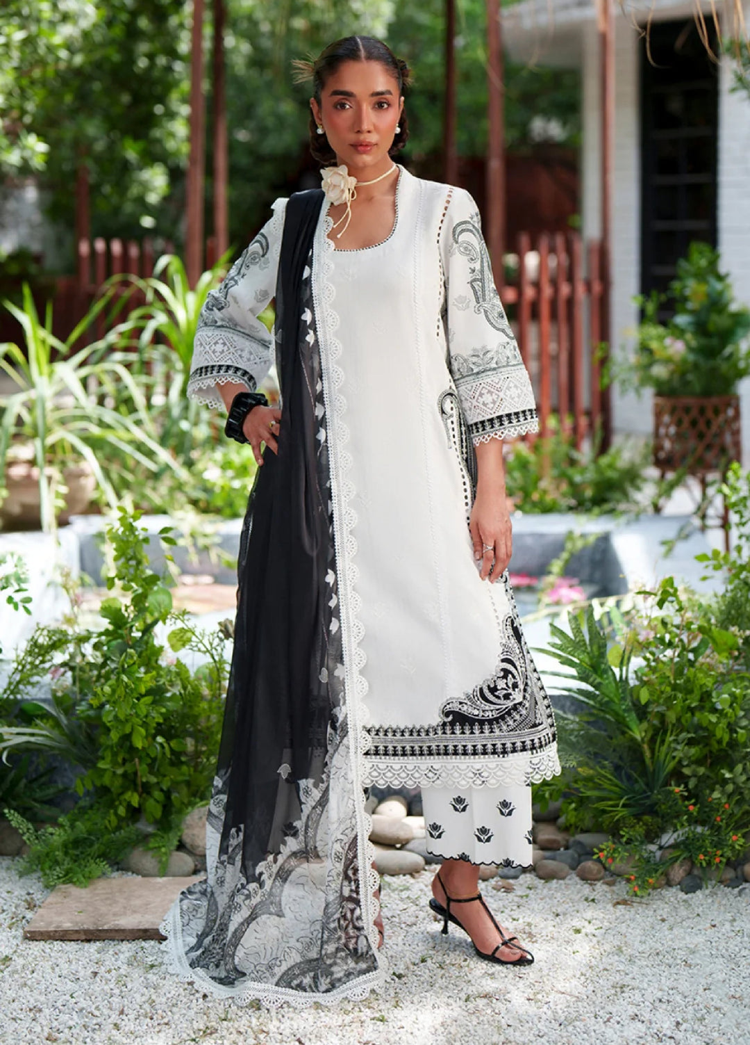 Laanem by Saira Rizwan Unstitched Embroidered Lawn 3 Piece Suit SR26ULL AMARA-В - Summer Collection
