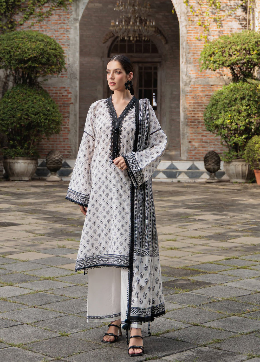 Noir and Blanc by Gul Ahmed Unstitched Printed Lawn 3 Piece Suit GA26UNBL B-62003 - Summer Collection