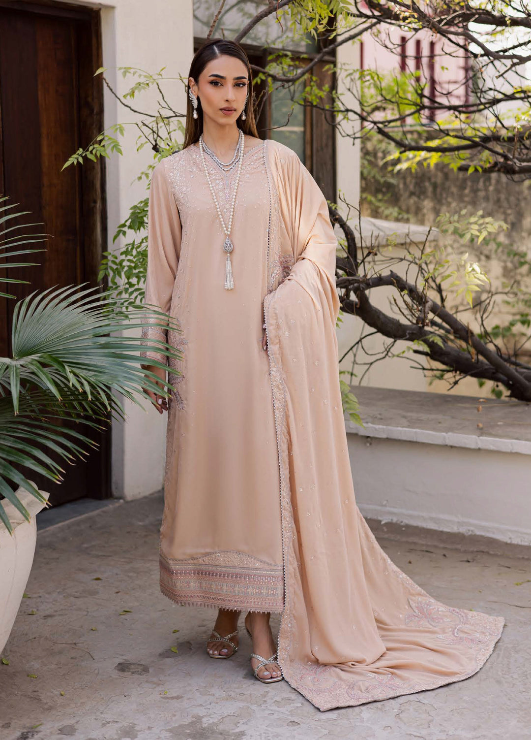 Nureh Maya Unstitched Velvet Embroidered 3 Piece Suits NU25MF NW-124 - Festive Collection