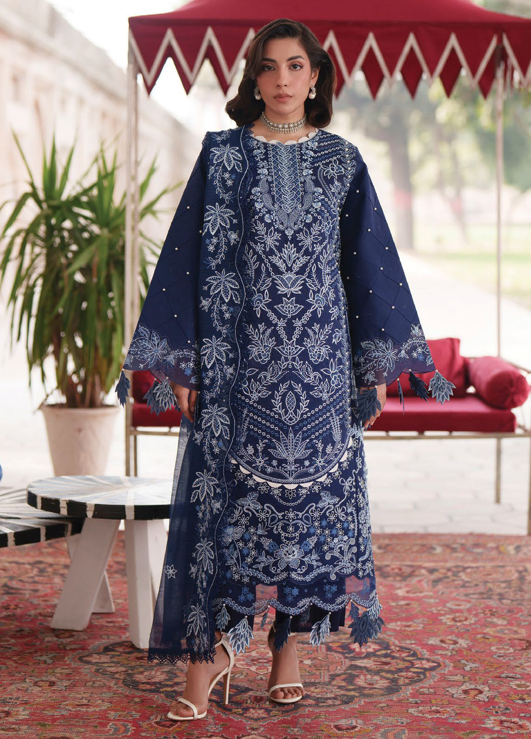 Nilofer by Mahnur Unstitched Embroidered Luxury Lawn 3 Piece Suit MN26ULN N-4 - Summer Collection