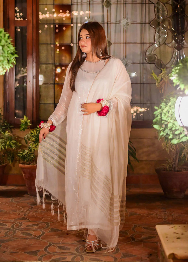 Rang e Bahar by Tng Women Pret Embroidered 3 Piece Roushni - Winter Collection